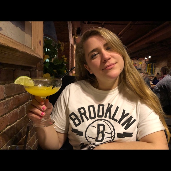 Meet your Posher, Carrie - Picture 1 of 1